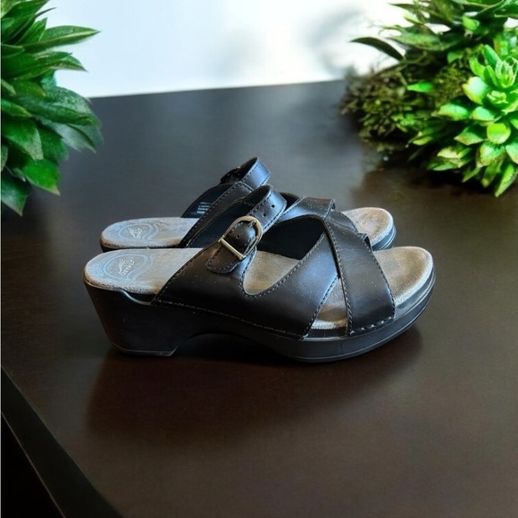 Dansko Leather Selah Comfort Mules Sandals with Cushioned Footbed. - Picture 2 of 7